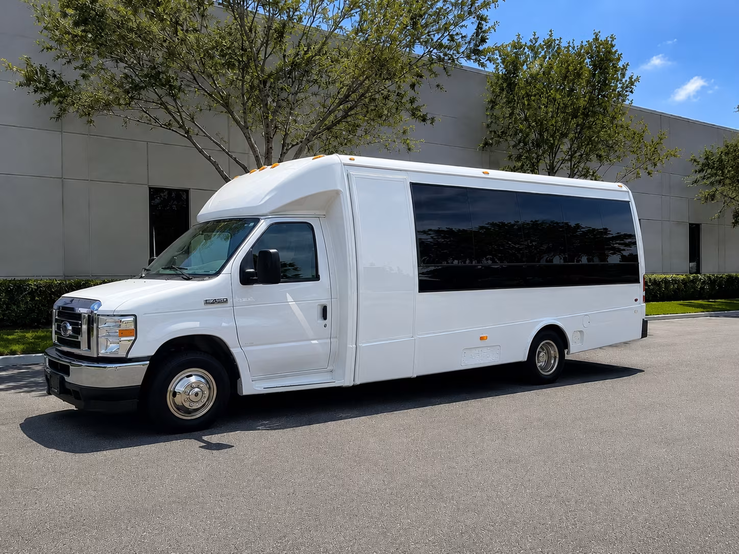guest shuttles to waco winery vineyards and wedding venues around waco