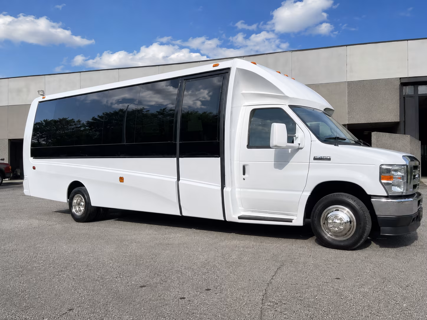 hotel shuttles for conferences and business travel